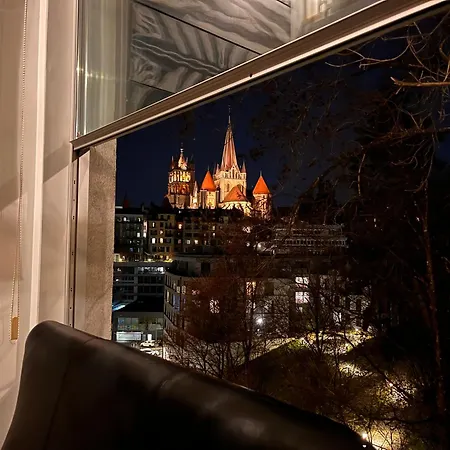 아파트 Luxury Duplex With Rooftop, View Of Cathedral